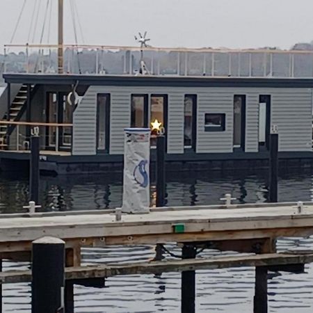 Hausboot Gluecksmomente Mit Dachterrasse In Schleswig Am Ostseefjord Schlei エクステリア 写真