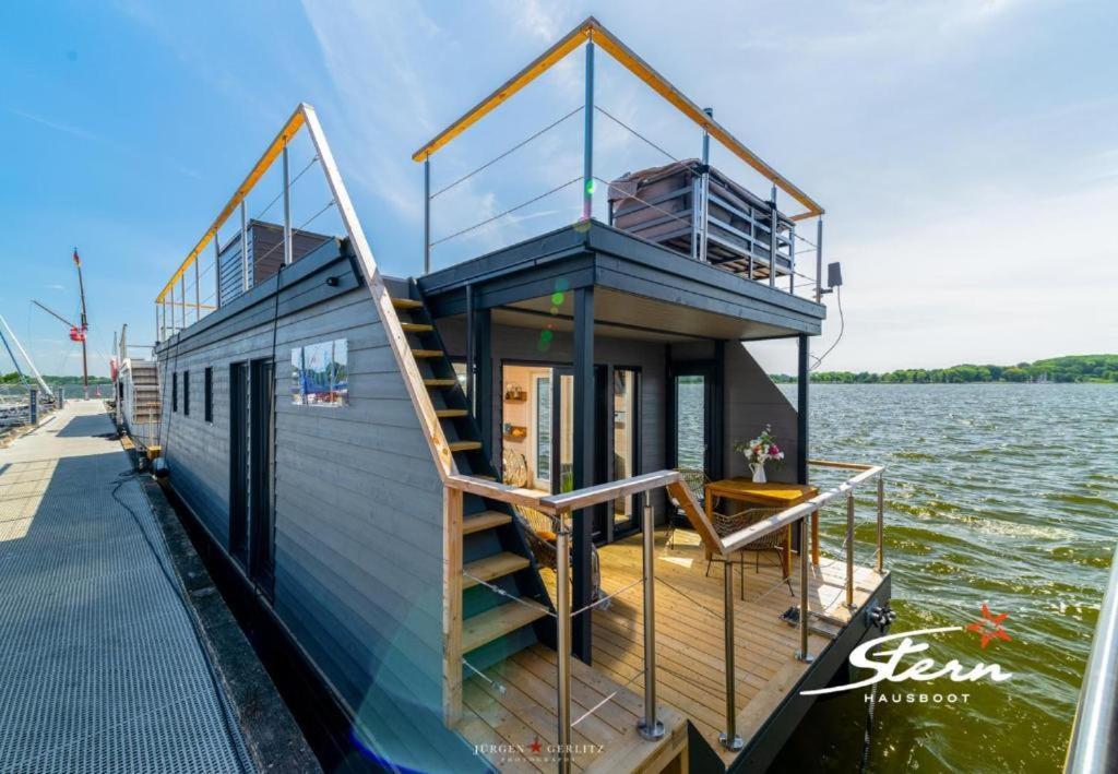 Hausboot Gluecksmomente Mit Dachterrasse In Schleswig Am Ostseefjord Schlei エクステリア 写真